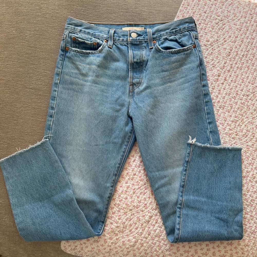 Levi's Wedgie Straight Leg Jeans in Light Blue Denim
